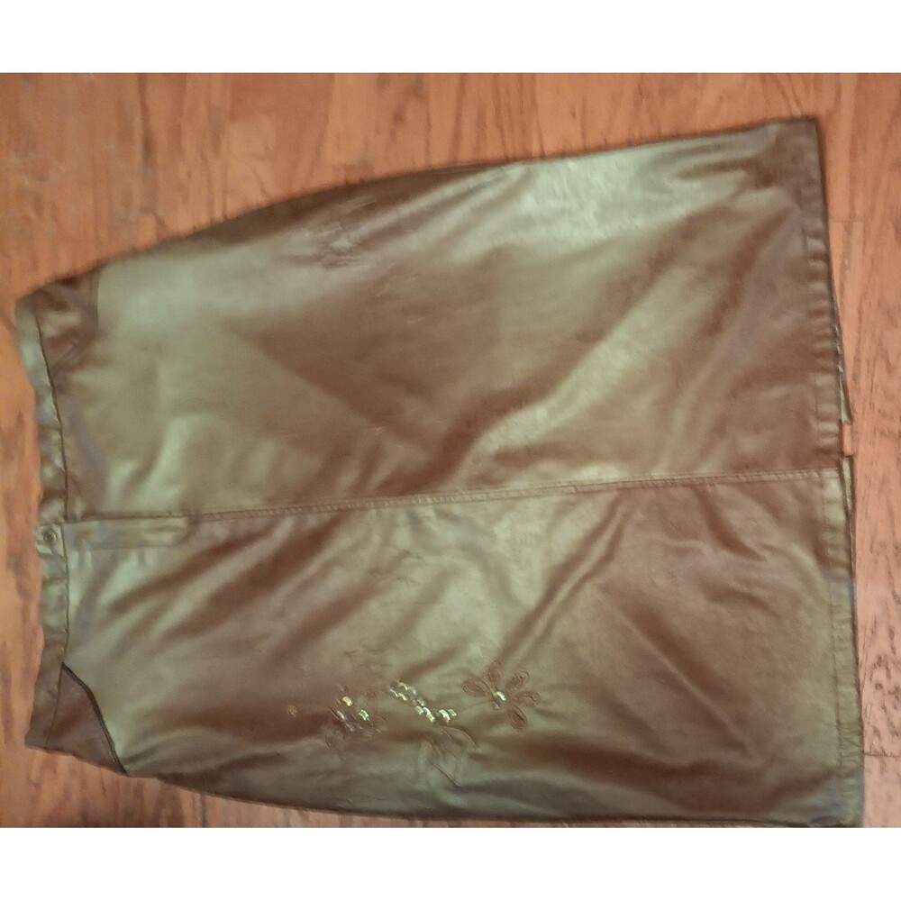 Polyester skirt - Picture 2 of 3
